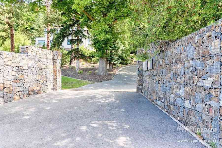 Prodej prvorepublikové vily, pozemek 6192 m2, Jince - foto 5