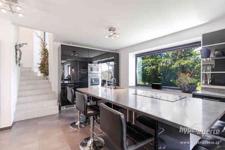 Prodej prvorepublikové vily, pozemek 6192 m2, Jince - foto 25
