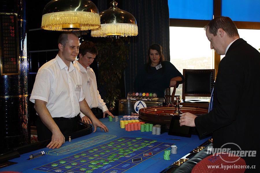 Práce nebo brigáda v kasinu,Nástupní plat 15000-46000 Kč - foto 1