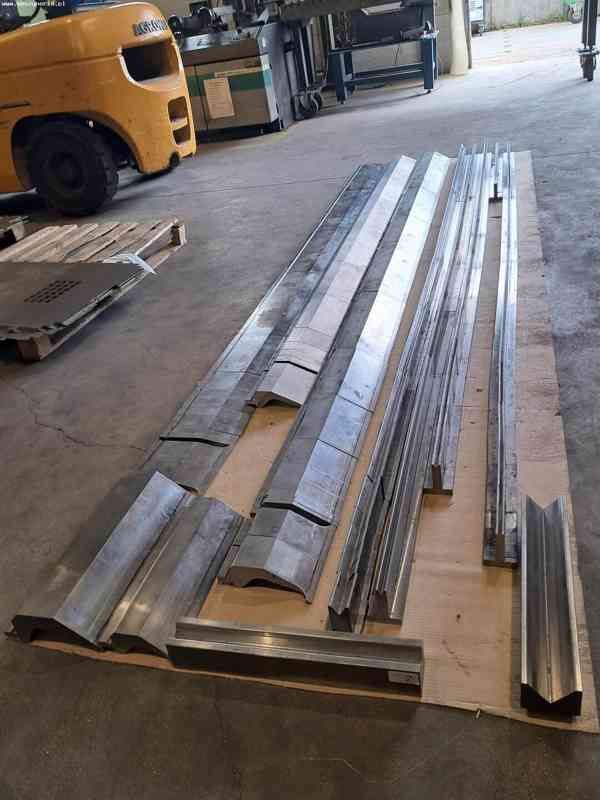  CNC hydraulický ohraňovací lis TOSKAR MASTERFAB 3100-175 - foto 7