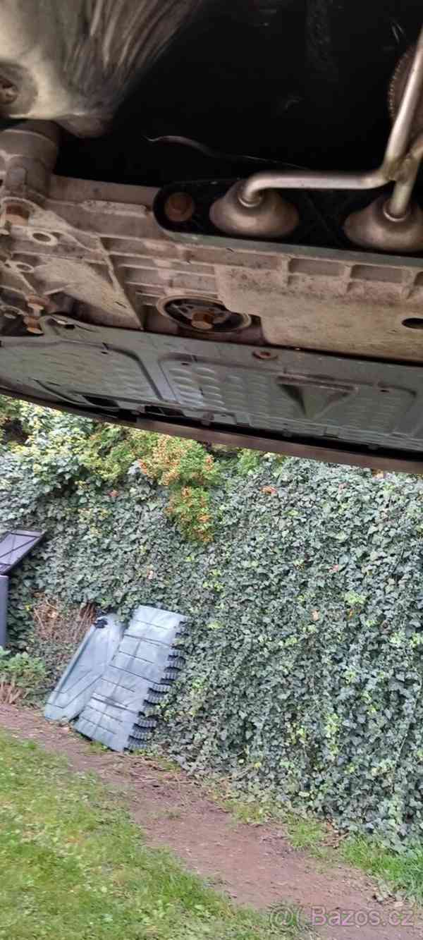 Škoda Octavia 1,6   4×4 TDI - foto 12