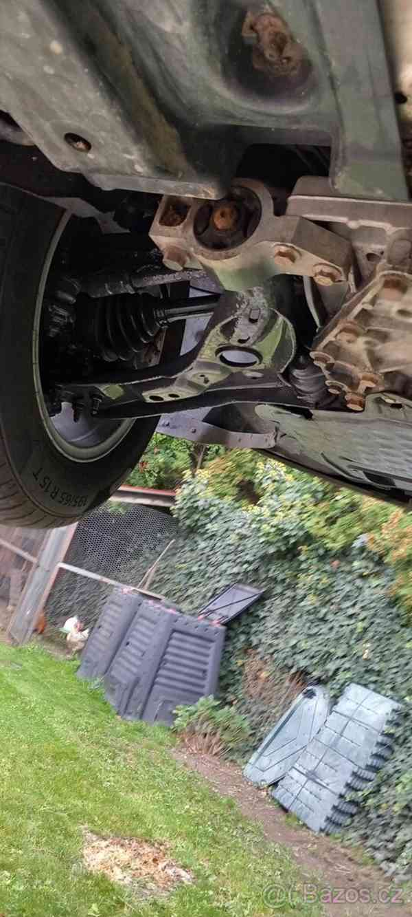 Škoda Octavia 1,6   4×4 TDI - foto 14