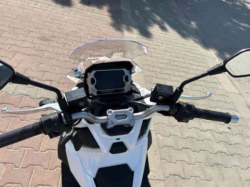 Sym ADX 125 2025 White - foto 14