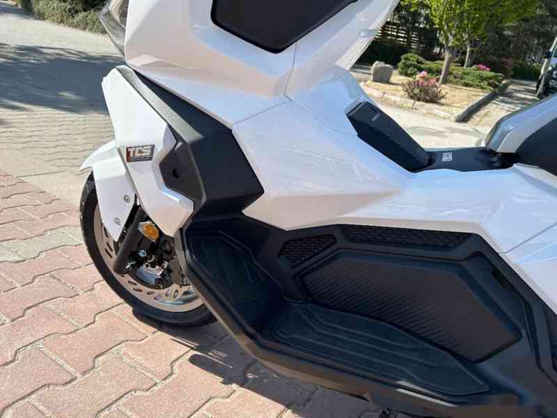 Sym ADX 125 2025 White - foto 13