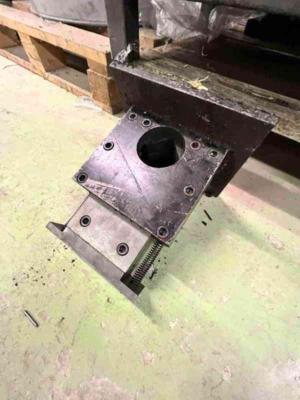 Použitý hydraulický kombinovaný stroj Ironworker Nelson 25 t - foto 11