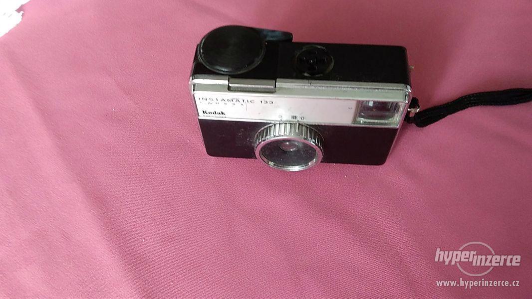 Starý fotoaparát Kodak Instamatic 133 - camera - foto 1