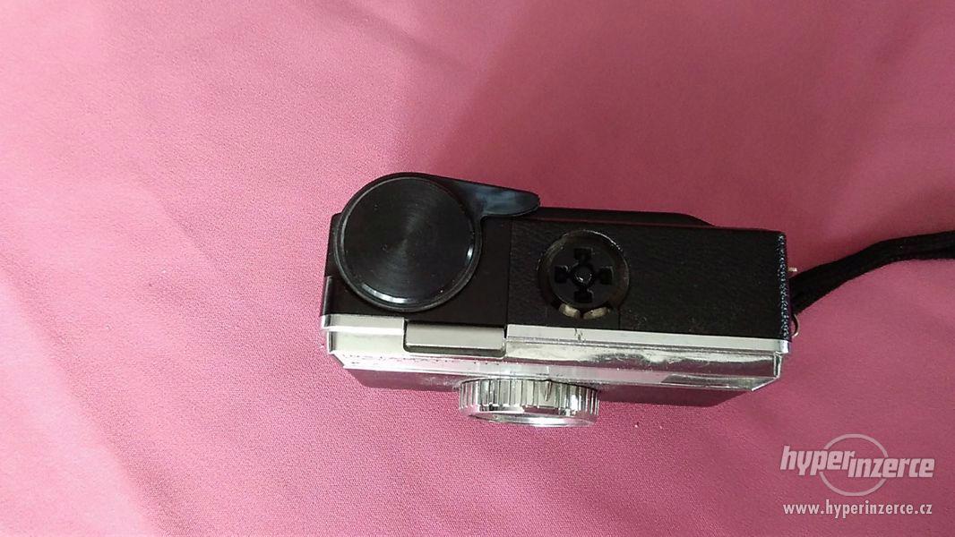 Starý fotoaparát Kodak Instamatic 133 - camera - foto 2