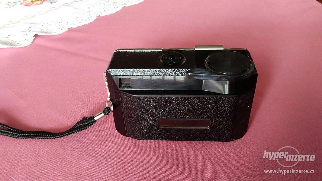 Starý fotoaparát Kodak Instamatic 133 - camera - foto 3