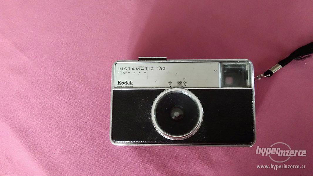 Starý fotoaparát Kodak Instamatic 133 - camera - foto 5