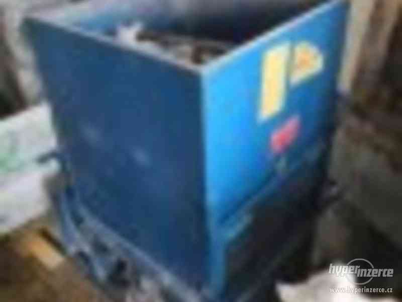 Stroj na foukanou izolazi - foto 1