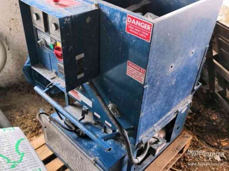 Stroj na foukanou izolazi - foto 3