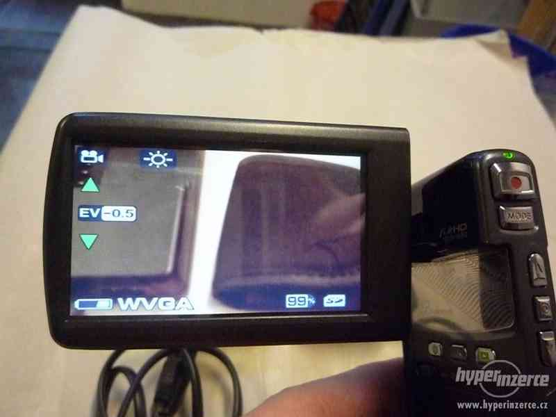 kapesní videokamera - 5MPX, 4 x zoom, dot. displej - foto 3