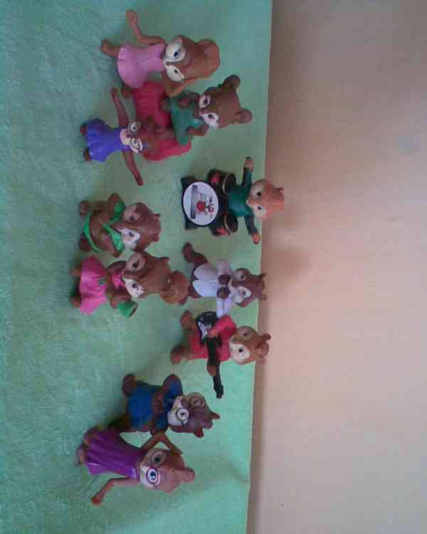 Různé hračky cena kus - foto 12