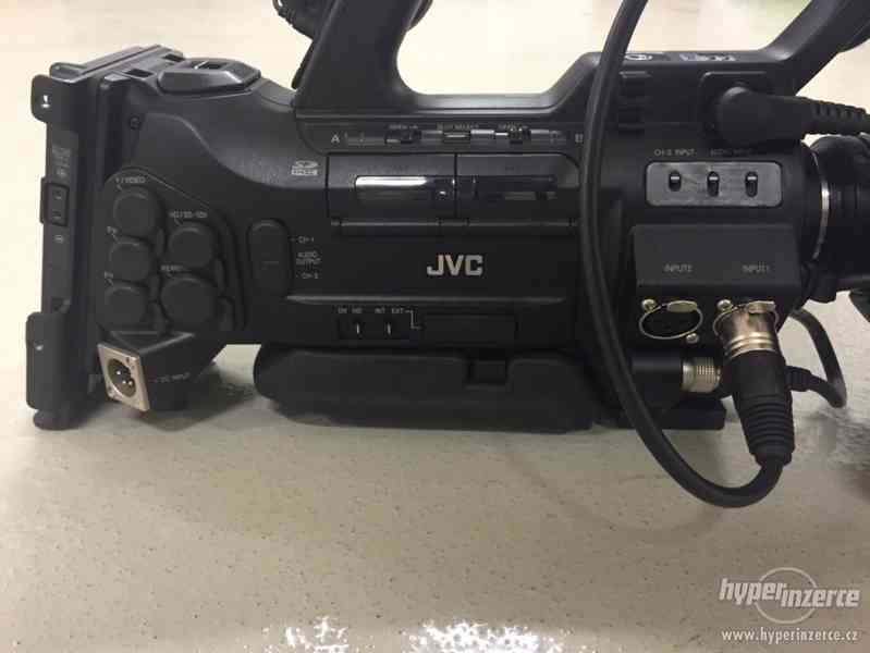 JVC GY HM700 + objektiv Canon - foto 4