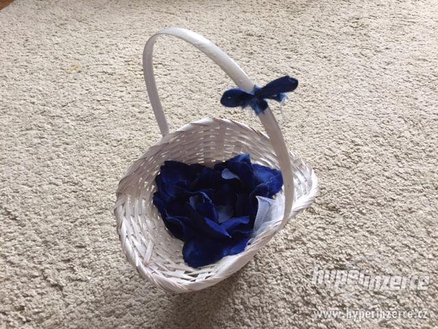Modré košíčky pro družičky - foto 1