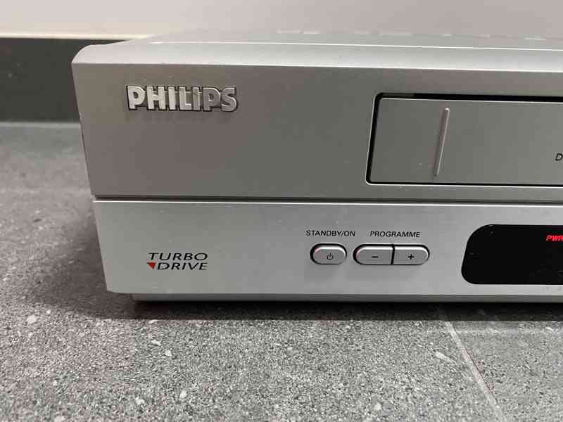 Zánovní videorekordér PHILIPS VR550 v TOP stavu - foto 3
