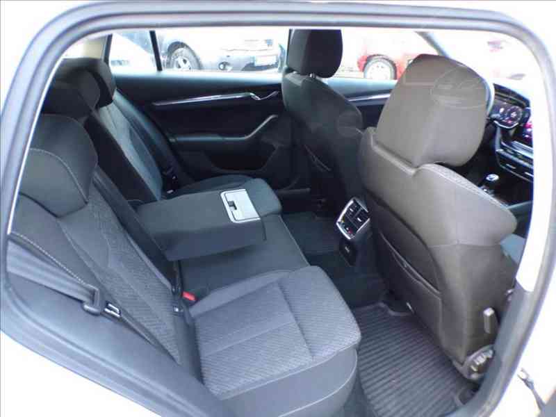 Škoda Octavia 1,5 TSI STYLE-1.MAJITEL ČR-DPH - foto 11