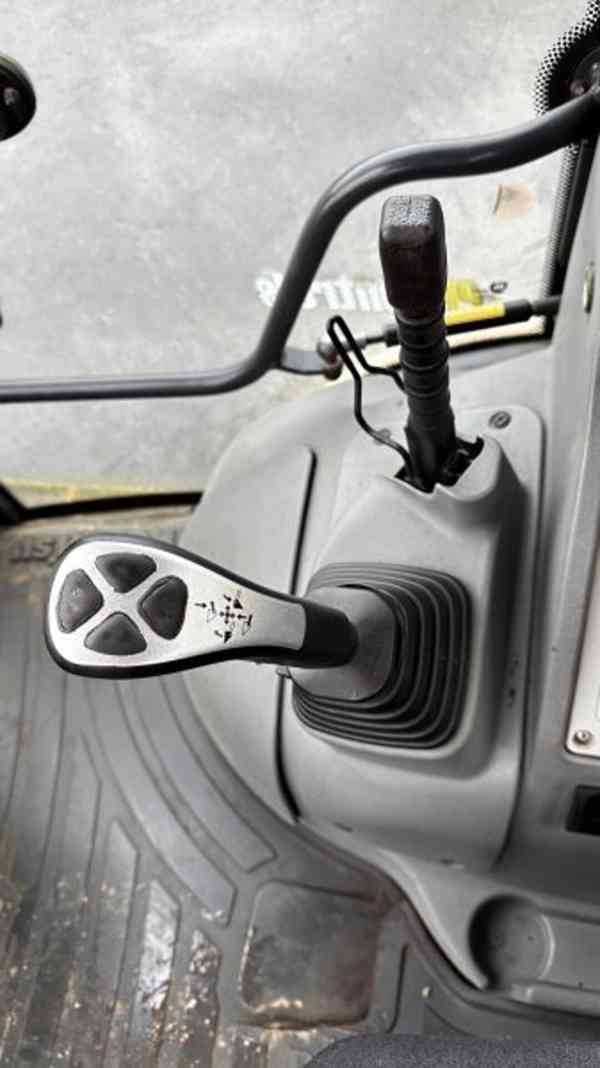 traktorbagr Komatsu WB97 S5 joystick - foto 8