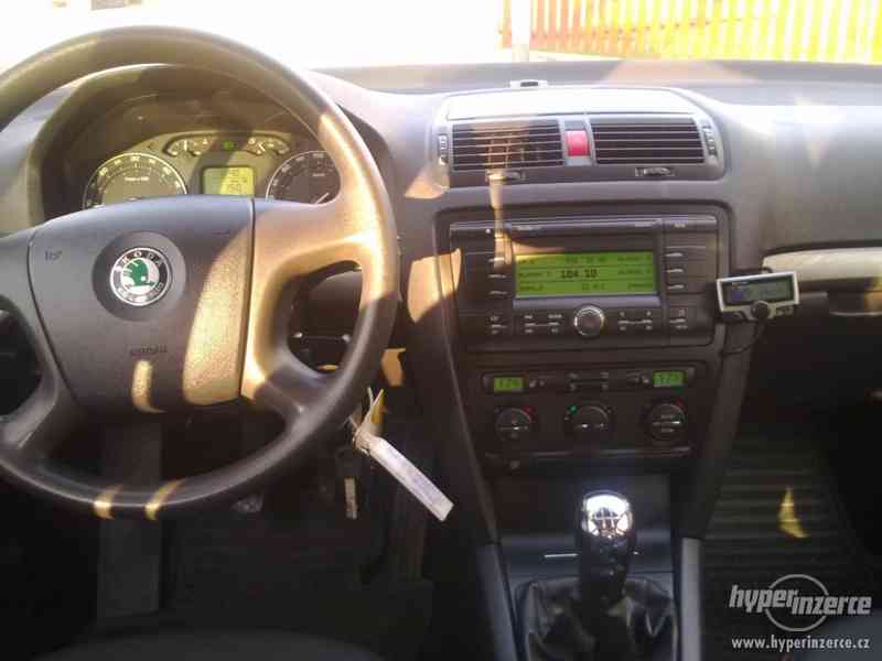 ŠKODA OCTAVIA COMBI 1,9TDI,ELEGANCE+XENONY,SERVISKA,ČR - foto 4