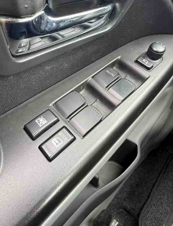 Suzuki SX4 1,6i Style 4X4 benzín 88kw - foto 16