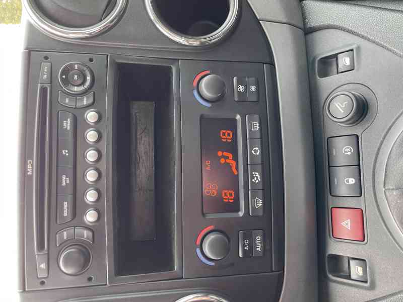 Citroën Berlingo: rampa pro převoz vozíčkáře - foto 13