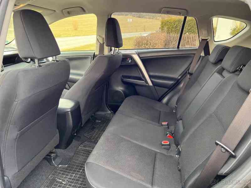 Toyota RAV4 2,0   D4D Facelift - foto 10