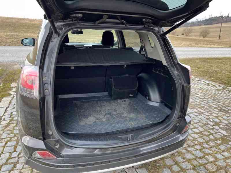Toyota RAV4 2,0   D4D Facelift - foto 7