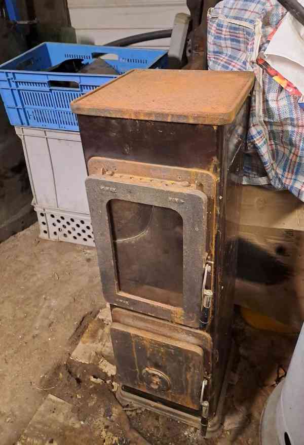 Kamna Petry, prasklé sklo ale nemá vliv na funkci.K vyzvednu - foto 2