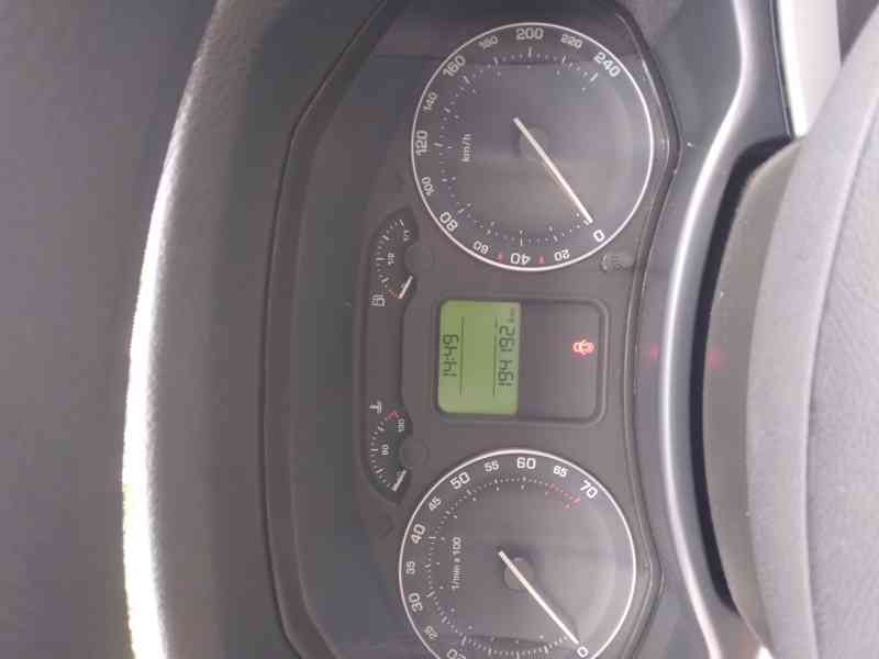 Škoda Octavia combi 1.6 FSI  85 Kw - foto 11