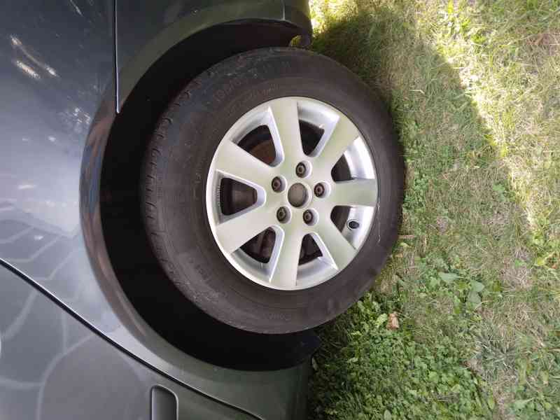 Škoda Octavia combi 1.6 FSI  85 Kw - foto 18