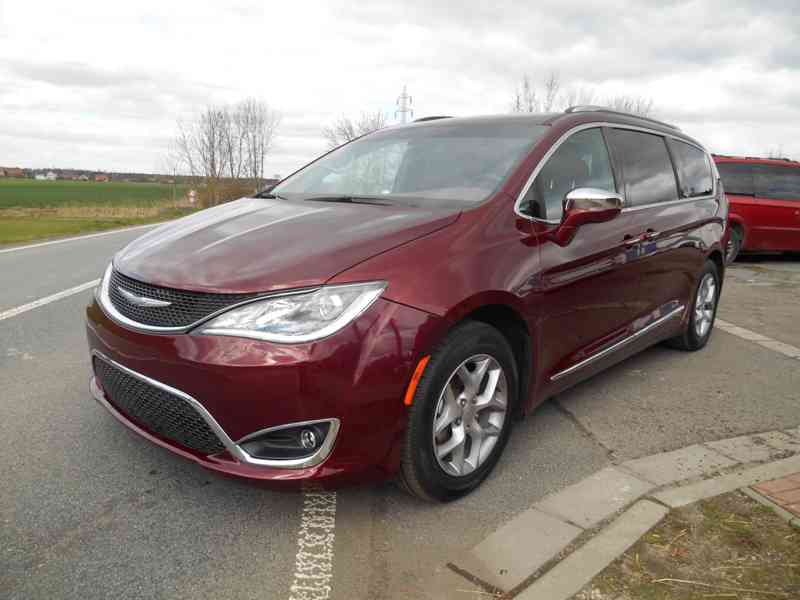 Chrysler Pacifica 3,6 Limited Sunroof TOP 2019 - foto 2