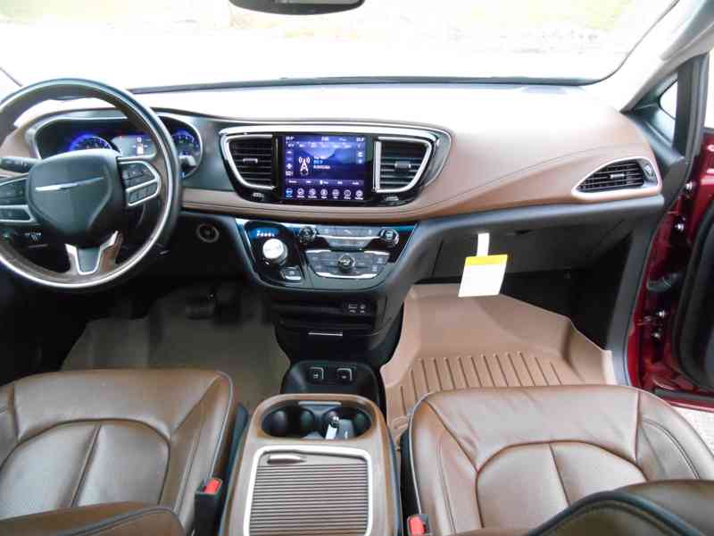 Chrysler Pacifica 3,6 Limited Sunroof TOP 2019 - foto 19