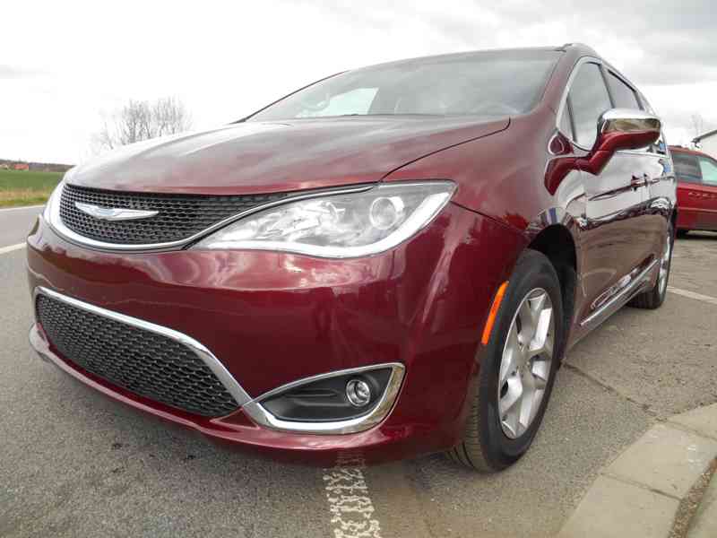Chrysler Pacifica 3,6 Limited Sunroof TOP 2019 - foto 6