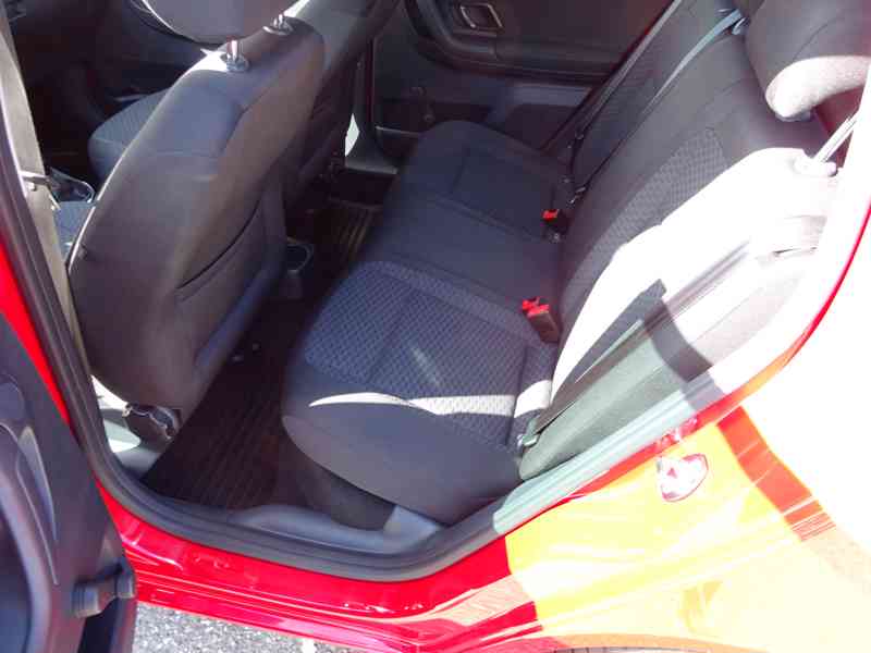 Škoda Fabia 1.2 TSI r.v.2012 (servisní knížka) ČR - foto 14