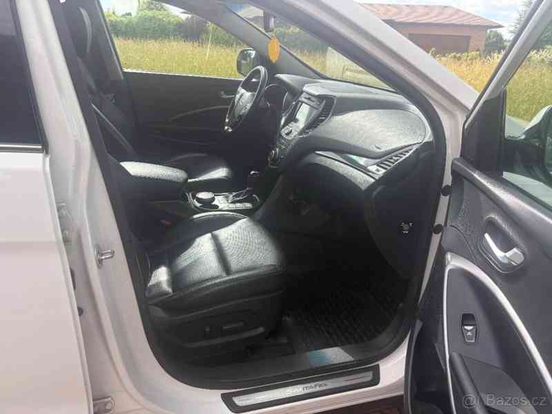 Hyundai Grand Santa Fe 2,2   CRDi 4x4 7míst tažné - foto 6
