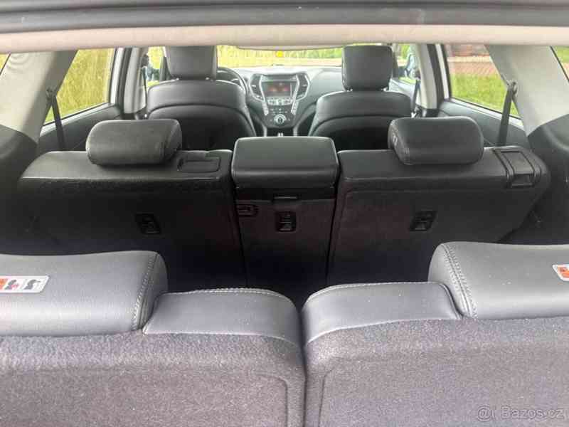 Hyundai Grand Santa Fe 2,2   CRDi 4x4 7míst tažné - foto 5