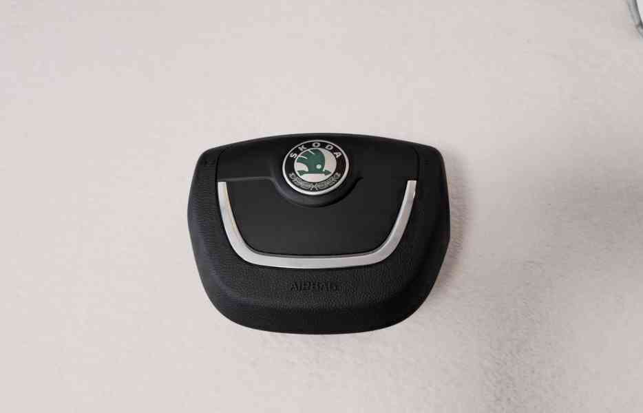 ZÁNOVNÍ Airbag řidiče Škoda Octavia 2 II facelift - foto 1