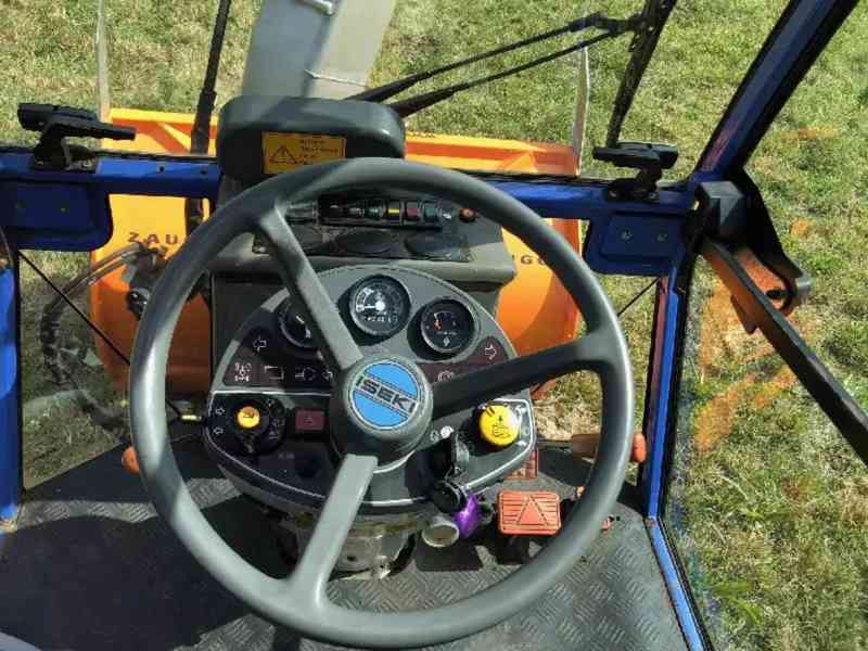 Traktor pro komunální vozidla Iseki SF 370 - foto 7