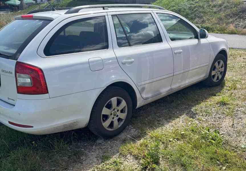 Škoda Octavia 1,6 2, rok.2011 - foto 2