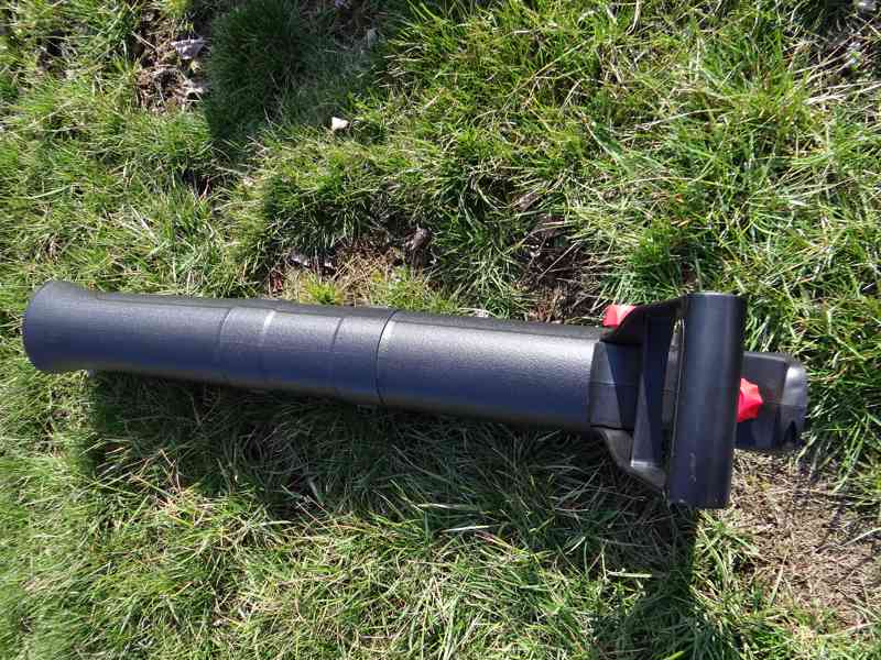 Fukar a vysavač listí Bosch Universal GardenTidy 3000 - foto 8