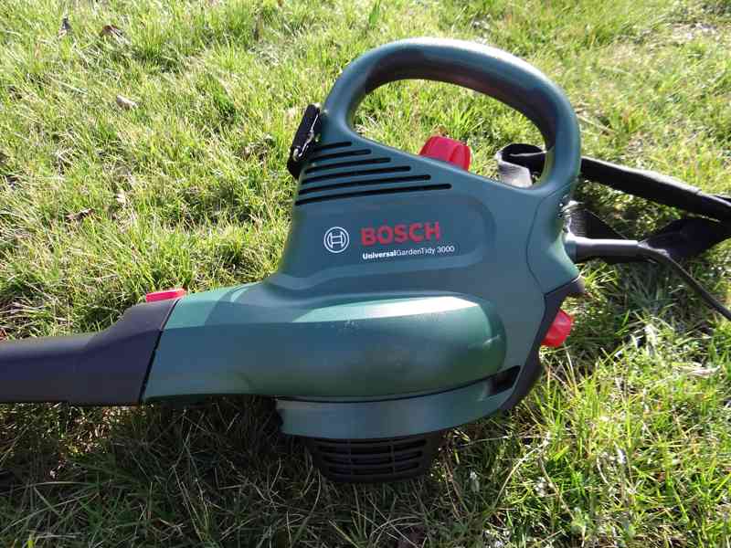 Fukar a vysavač listí Bosch Universal GardenTidy 3000 - foto 3