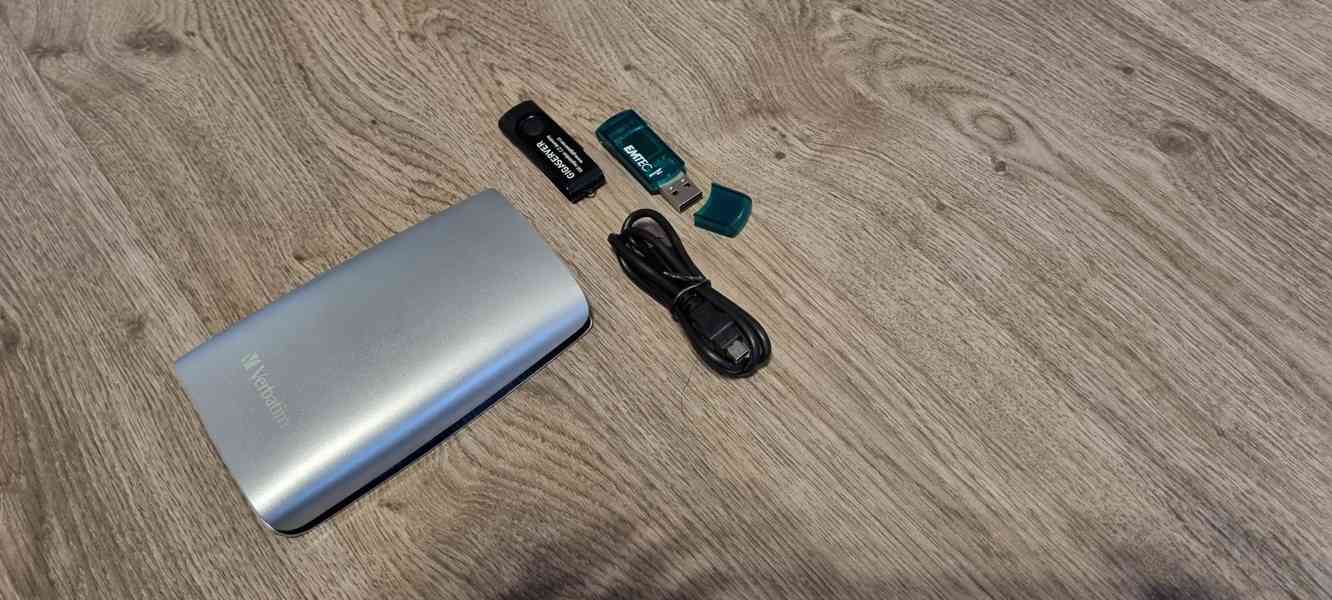 HDD Verbatin 120 GB + 2x USB Flash disk - foto 4