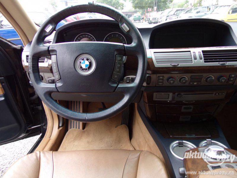 BMW Řada 7 4.4, benzín, automat, vyrobeno 2002, navigace, kůže - foto 25