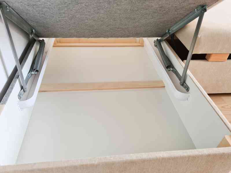 Téměř nová kvalitní sedačka (v záruce, látka AquaClean) - foto 6