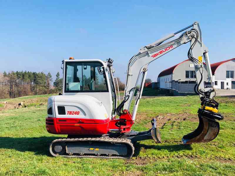 Takeuchi TB-240 (možnost leasingu) - foto 4