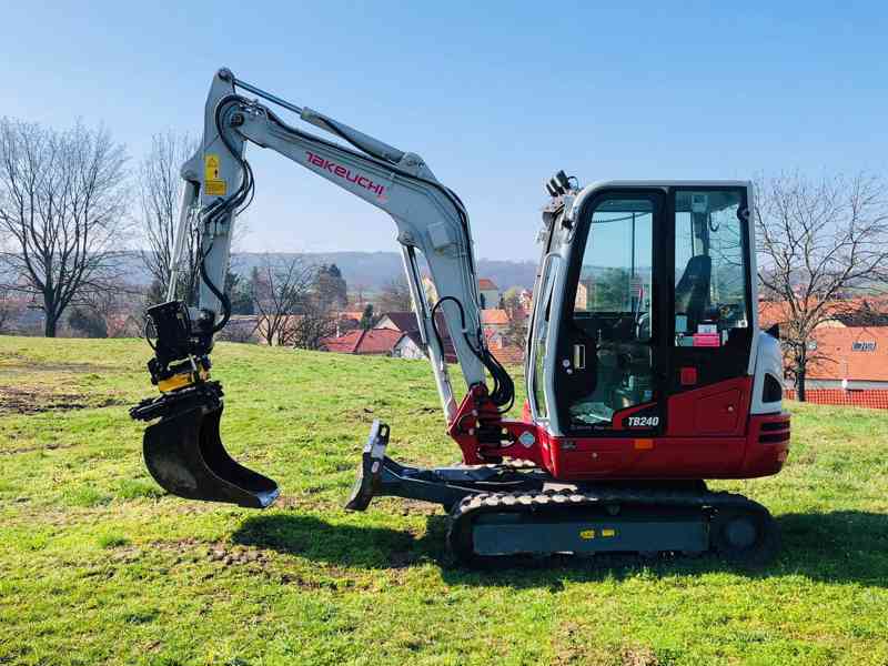 Takeuchi TB-240 (možnost leasingu) - foto 2