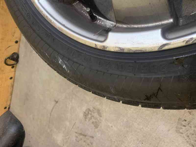 Zimní pneumatiky s koly 255/50 R 20 - foto 4