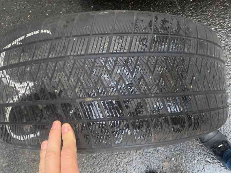 Zimní pneumatiky s koly 255/50 R 20