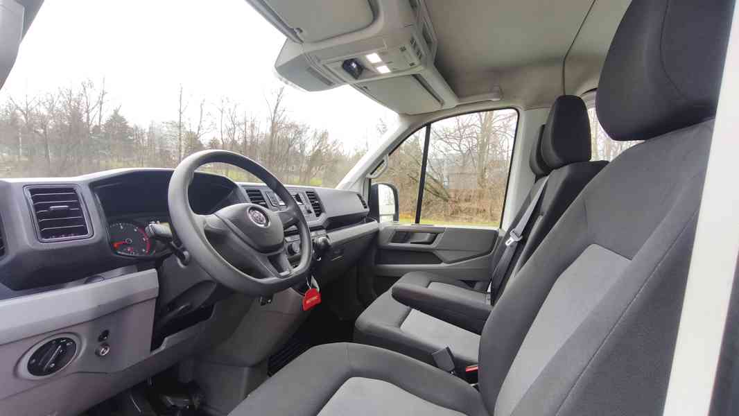 VW Crafter 35 L2H1, 2.0 TDi,ČR,6 míst - foto 9