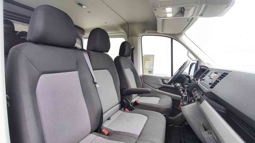 VW Crafter 35 L2H1, 2.0 TDi,ČR,6 míst - foto 11